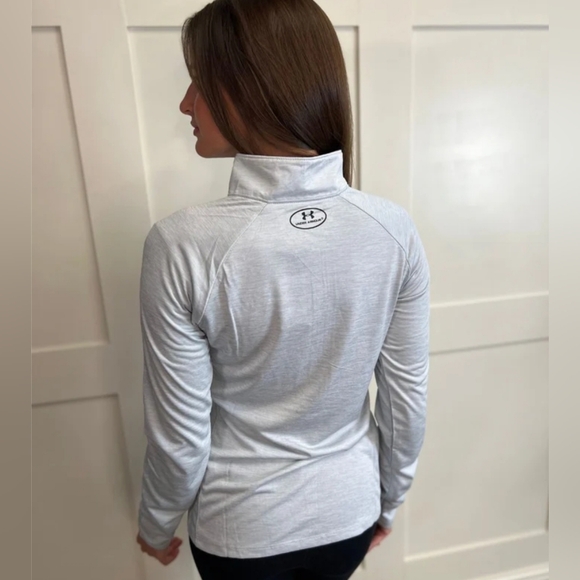 UA Women's Tech Twist 1/2 Zip Top Size Lg Pale Grey - Picture 4 of 6